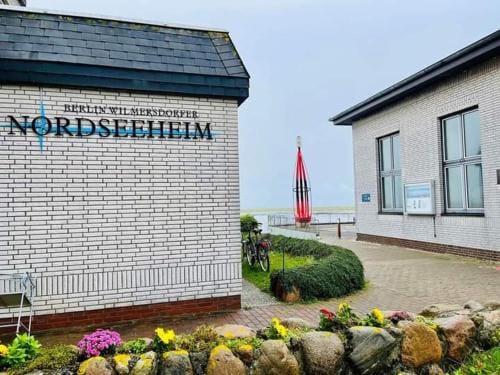 Berlin-Wilmersdorfer Nordseeheim - mit Etagenkuchen zur Selbstversorgung Hotel in Nordfriesland