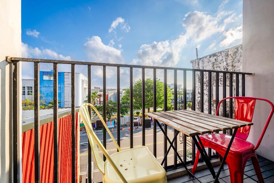 MH48 Hotel  牧海48 Hotel in Hengchun Township
