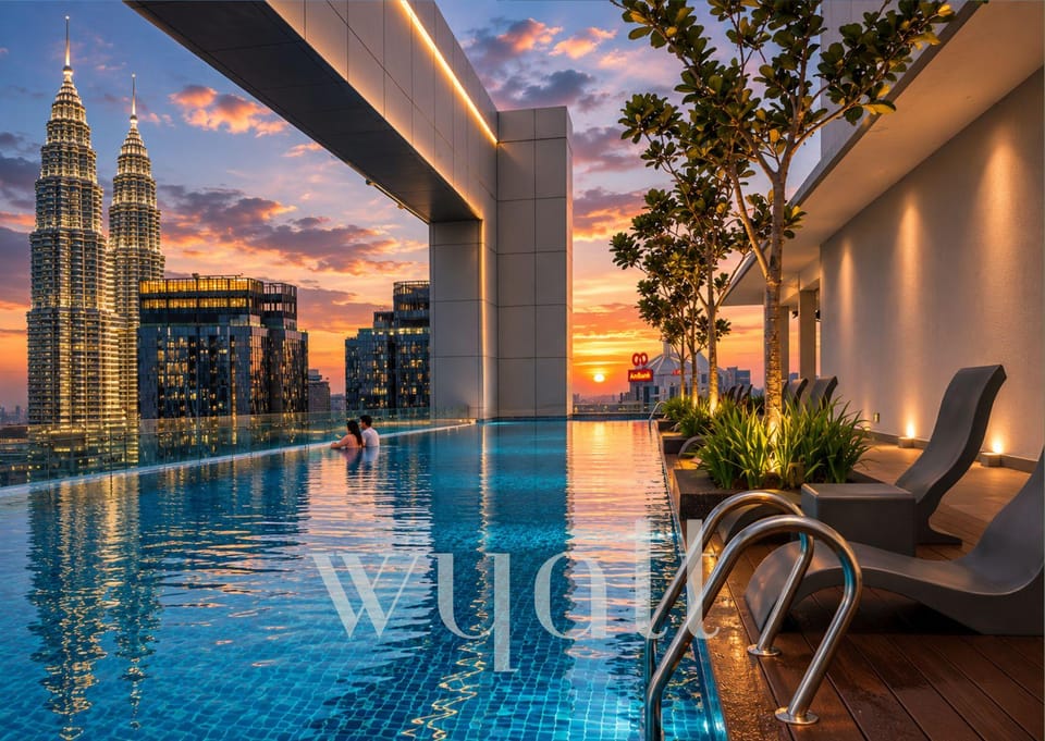 Swimming pool [outdoor]