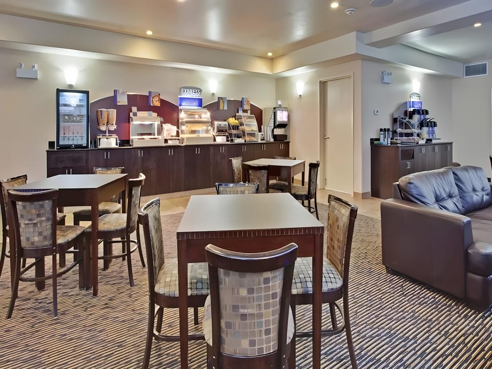 Holiday Inn Express Yorkton East By IHG Hotel in Yorkton
