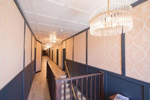 Speakeasy Suites Sleeps 18 Hotel in Nevada City