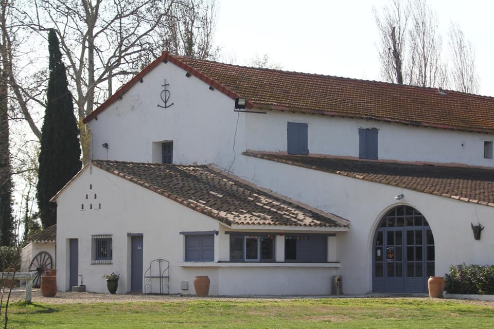 La roulotte "Les Saintes" Hotel in Saintes-Maries-de-la-Mer