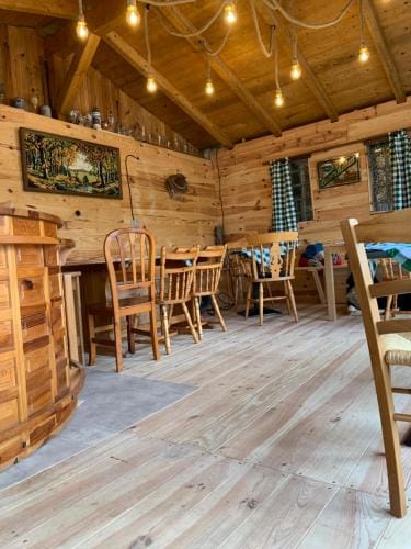 Maison Carmen - Restaurant , meuble de tourisme, appartements Hotel in Vosges