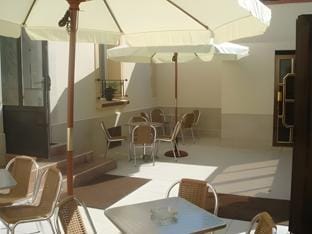 Hotel Victor Hugo Hotel in Aubervilliers