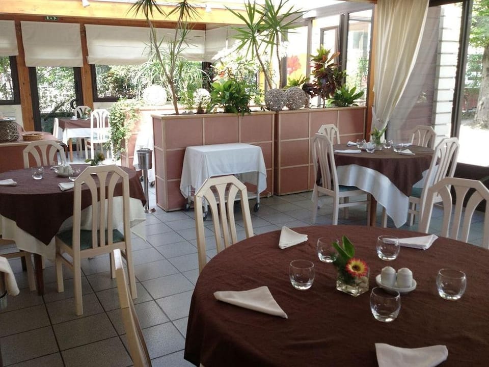 Logis L'Auberge Bourbonnaise - Vichy sud Hotel in Auvergne-Rhône-Alpes