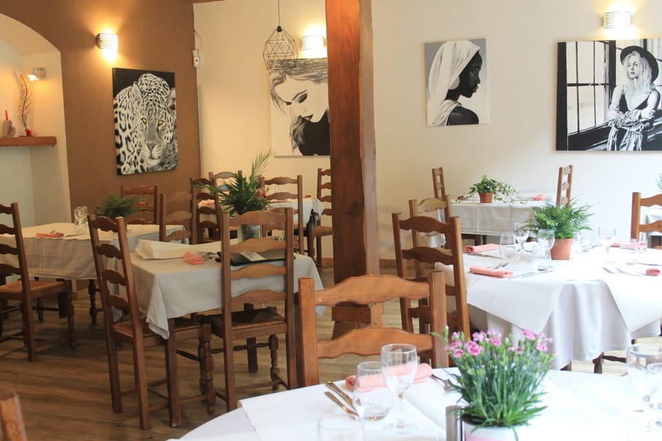 Logis Hotel Le Saint Clement Hotel in Auvergne-Rhône-Alpes