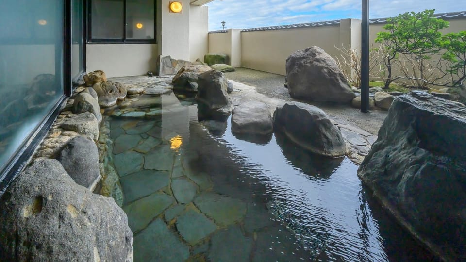 Open air bath