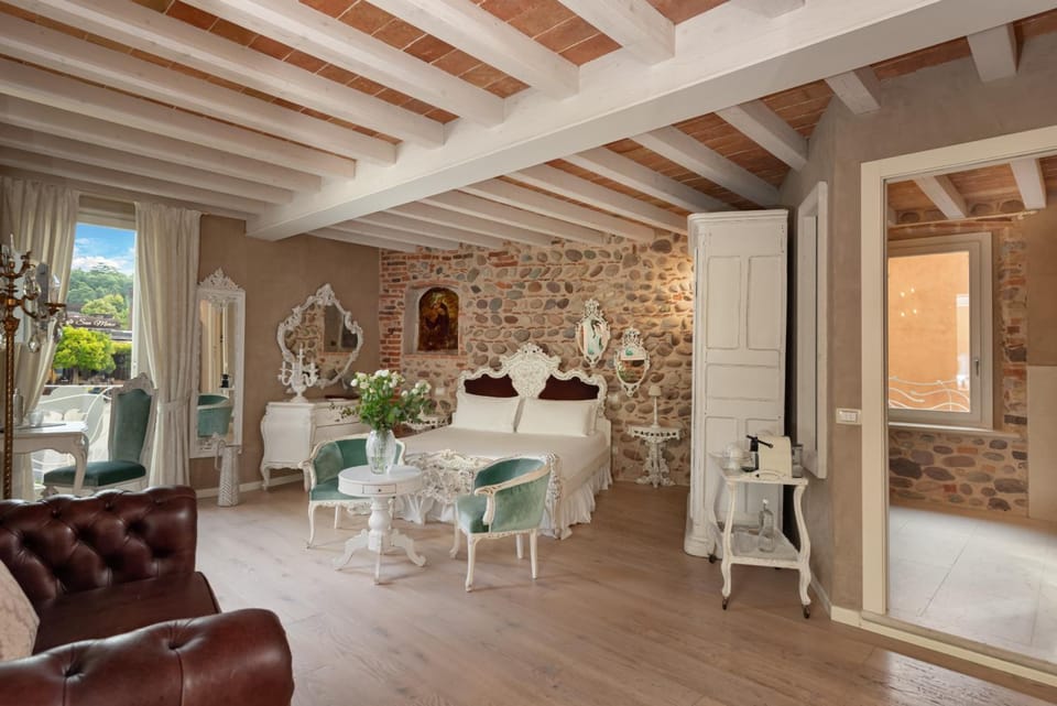 Regia Rosetta - Royal Rooms Borghetto Hotel in Province of Brescia