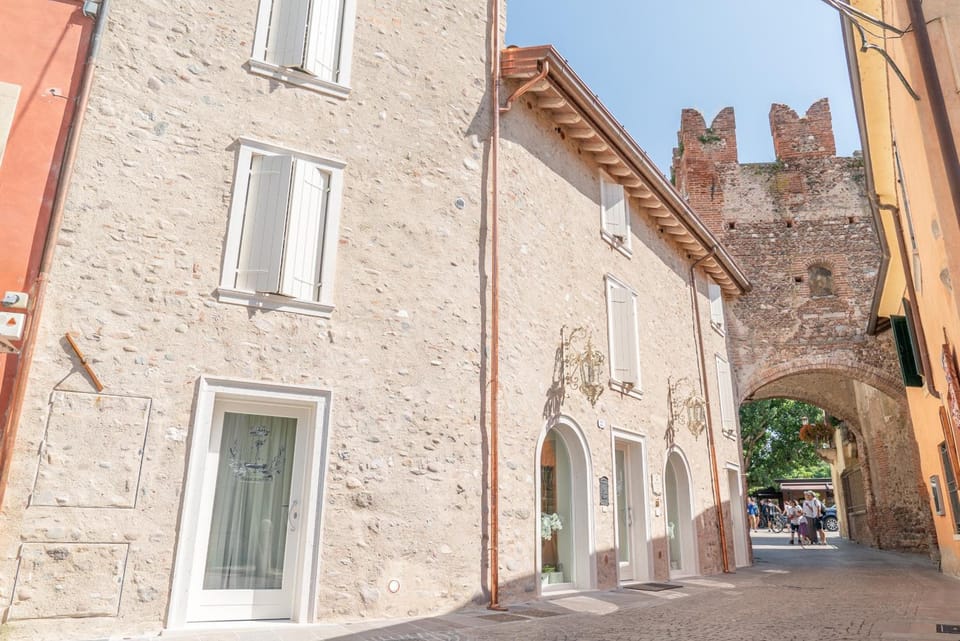 Regia Rosetta - Royal Rooms Borghetto Hotel in Province of Brescia