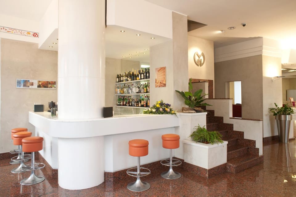 Bar/lounge