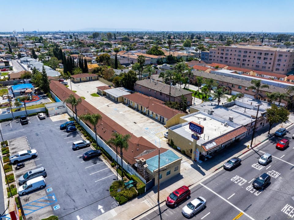 Bell Manor Motel Hotel in Cudahy