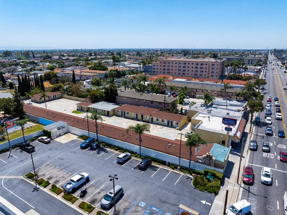 Bell Manor Motel Hotel in Cudahy