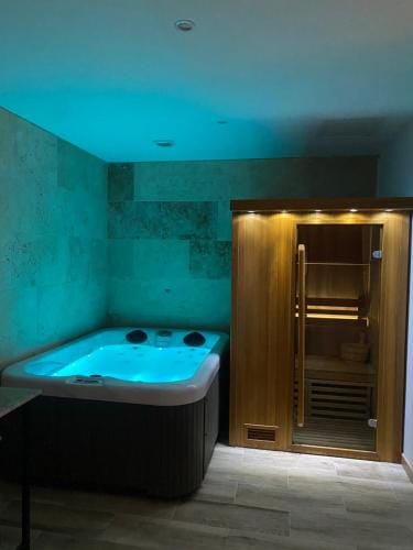 Cote spa suite nord Hotel in Marignane