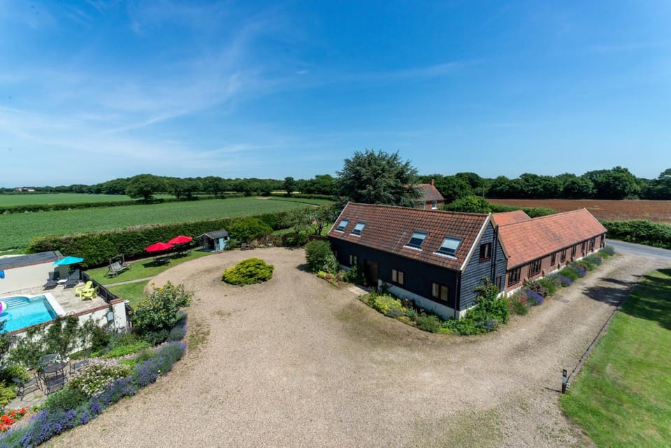 Birds Farm Hotel in Tendring District