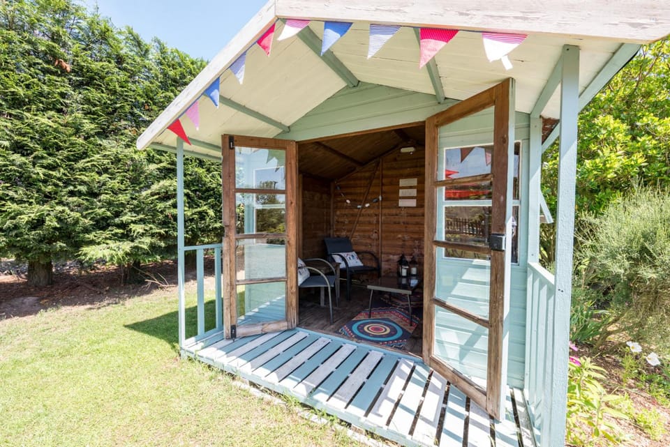 Birds Farm Hotel in Tendring District