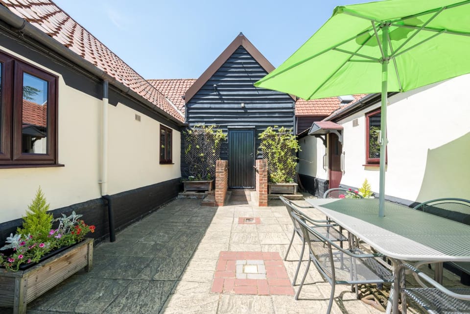Birds Farm Hotel in Tendring District