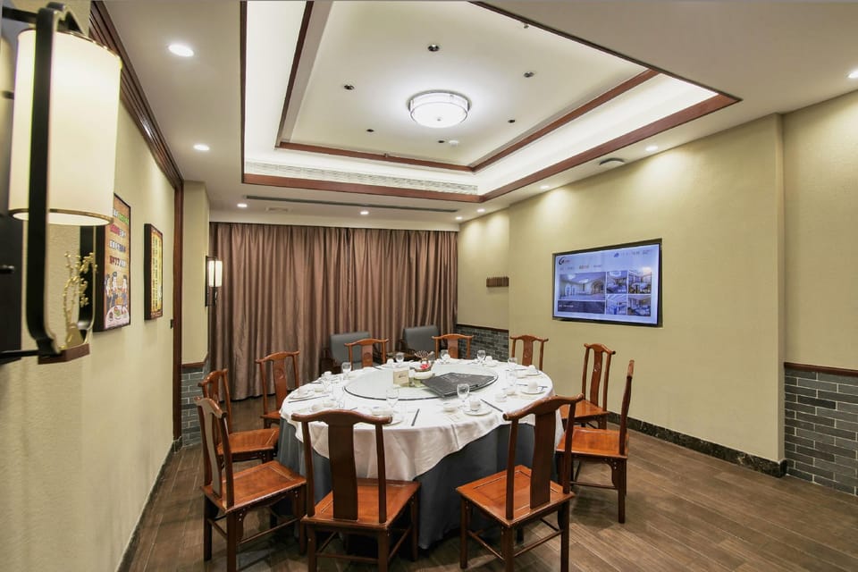 Lai Dun Smart Hotel (Huizhou Huiyang High-Speed Railway Station Branch) Hotel in Shenzhen