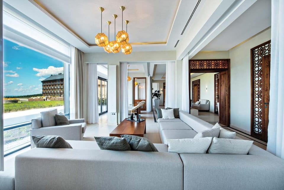 Shared lounge/TV area