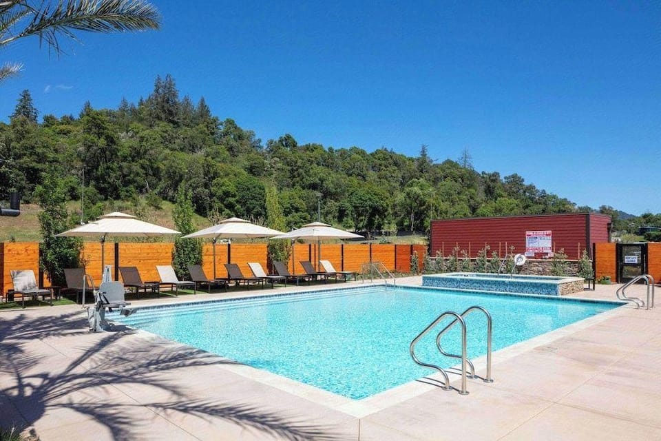 Wyndham Garden Redwood Valley Hotel in Russian River