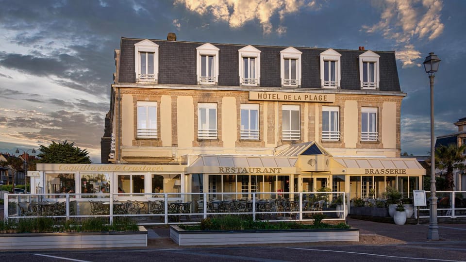 Hotel De La Plage Hotel in Courseulles-sur-Mer