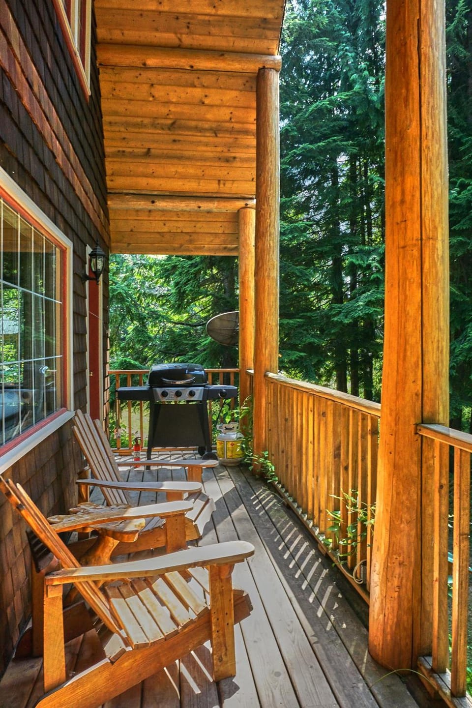 Wedgwood Manor and Glamping Retreat Inn in British Columbia