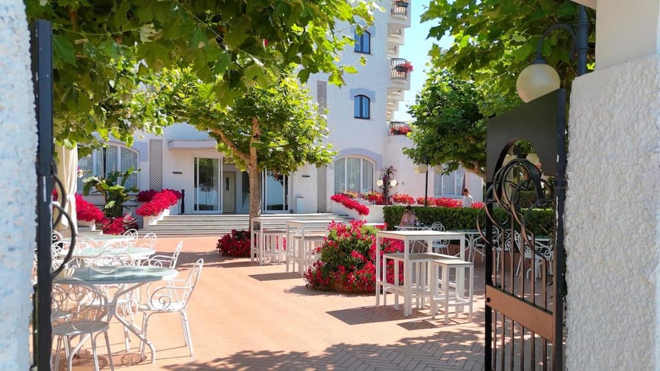BAJAMAR BEACH HOTEL Hotel in Formia