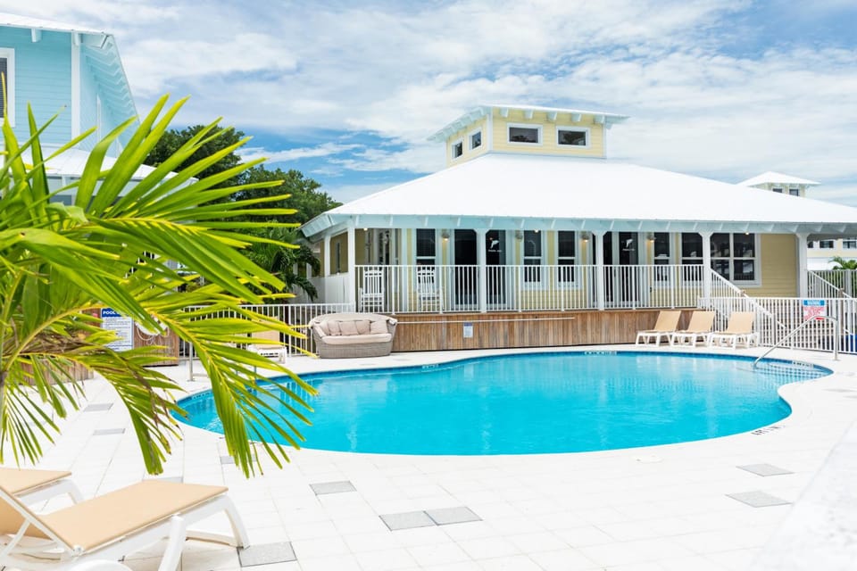 Dolphin Point Villas Resort in Key Largo