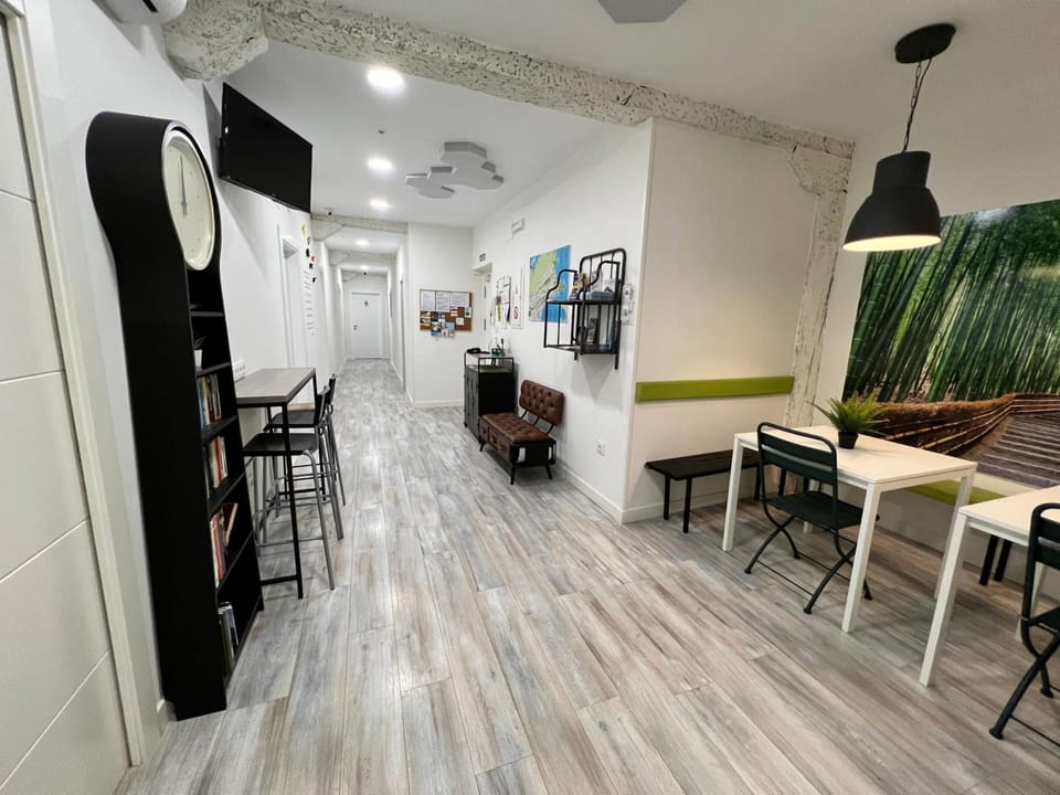 Shared lounge/TV area