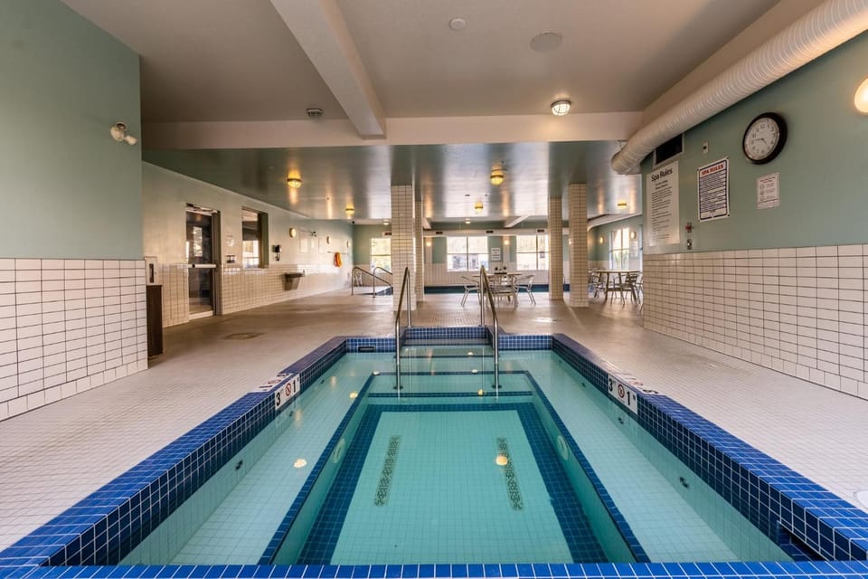 Holiday Inn Express Golden-Kicking Horse By IHG Hotel in Golden