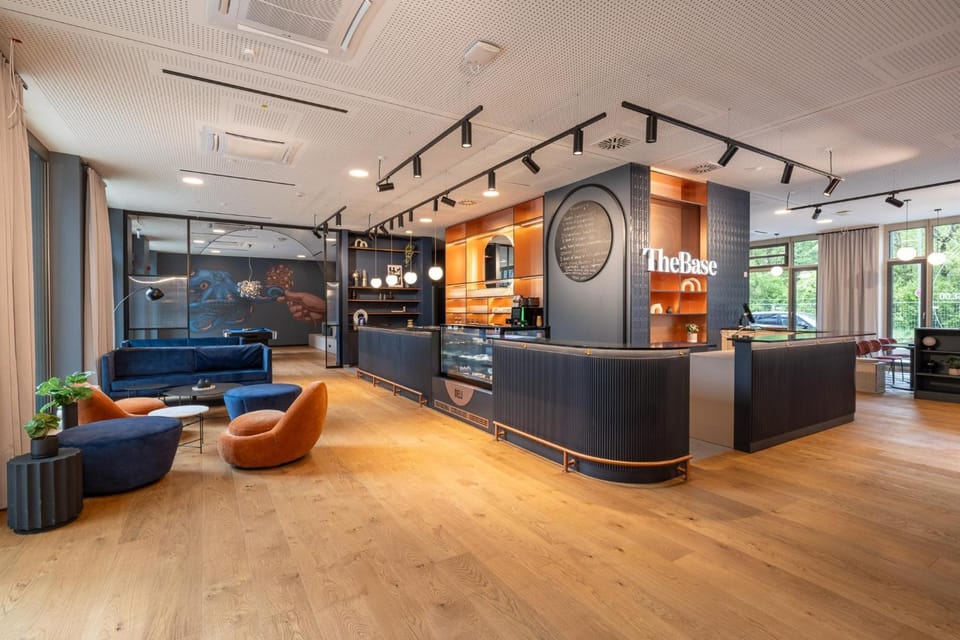 Shared lounge/TV area