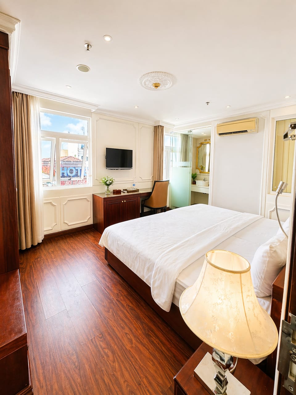 Orange City Center Hotel Da Nang - Near Han Market & Dragon Brigde Hotel in Da Nang