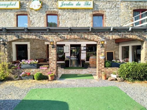 Le Jardin du The Bord de la Meuse Hotel in Wallonia, Belgium