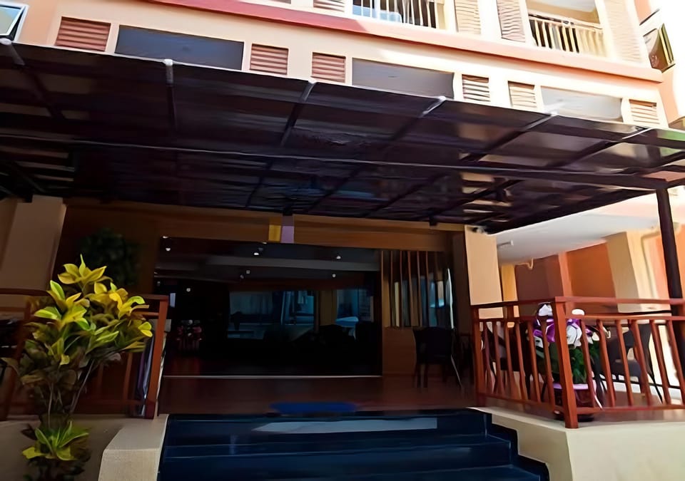 Iris Residence Pattaya Hotel in Pattaya City
