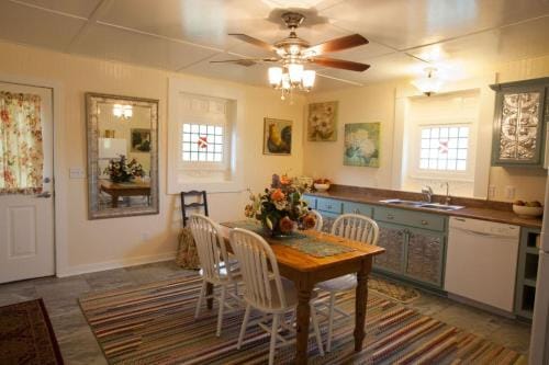 Rose Hill Retreat AAA Four Diamond Inn Inn in Rio Grande