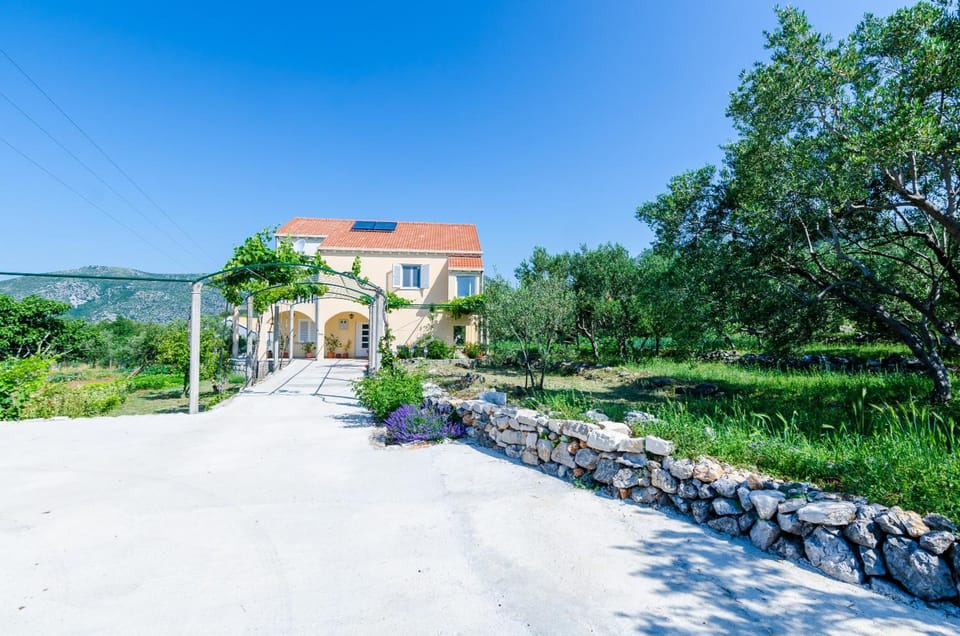 Apartment & Rooms Mazdin Hotel in Dubrovnik-Neretva County