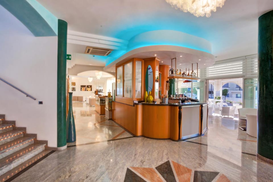 Bar/lounge