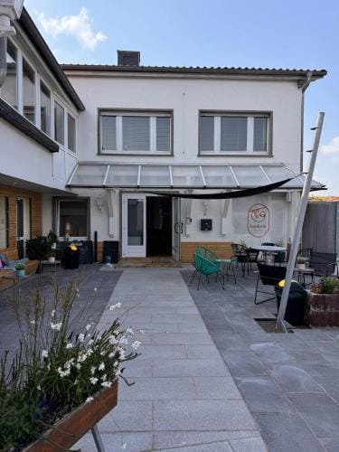 Pension FAULPELZ - Budget Apartment mit Kuche, Badewanne Hotel in Thuringia, Germany