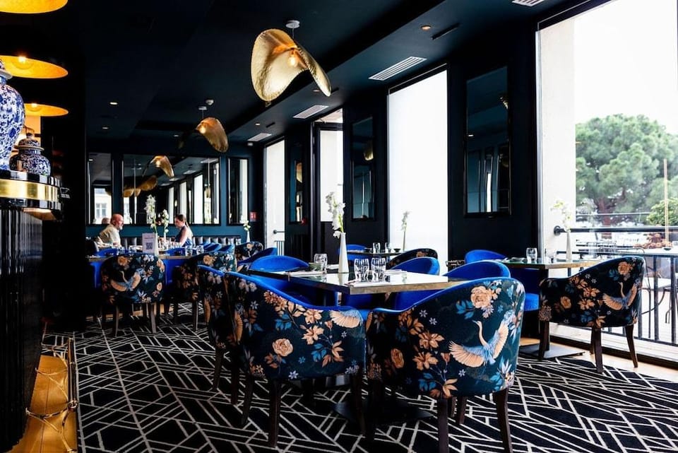Hotel Restaurant le Touring - Teritoria Hotel in Saint-Raphael