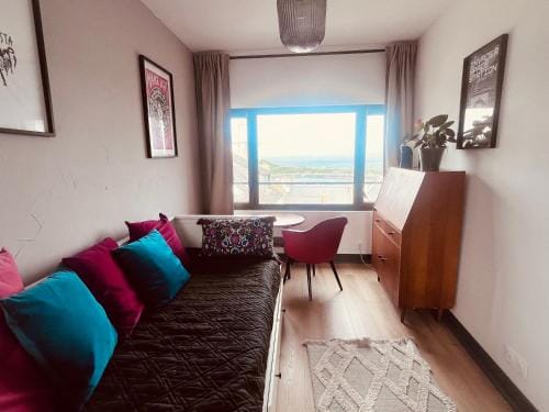 Sweet Leon - grande chambre baignoire vue mer Hotel in Plougonvelin