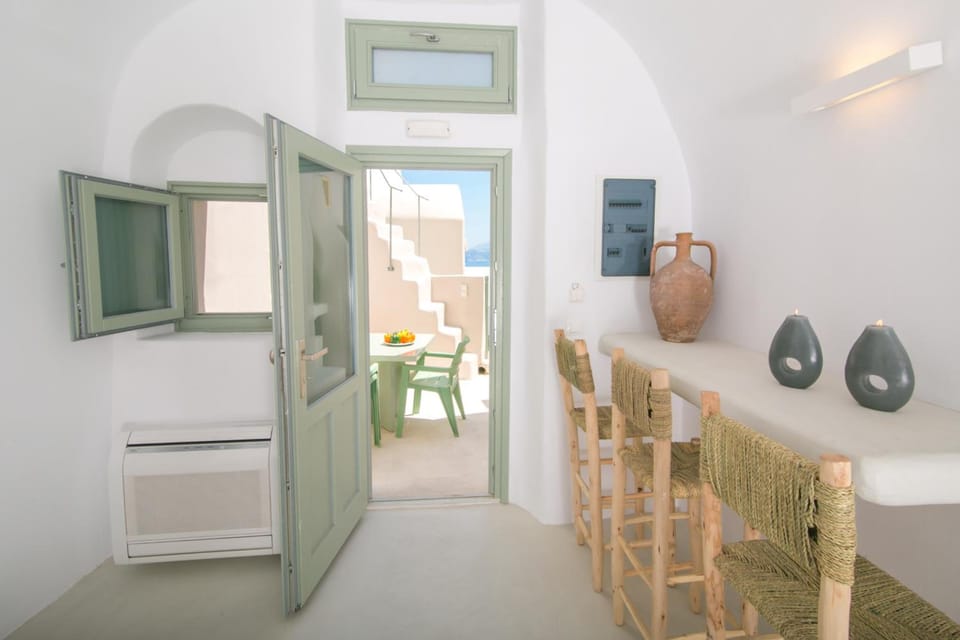 Morfi Cave House Hotel in Oia