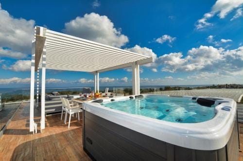 White Pearl Villas Hotel in Paralimni