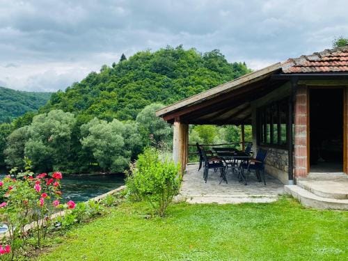 Unaqua Apartments Hotel in Lika-Senj County