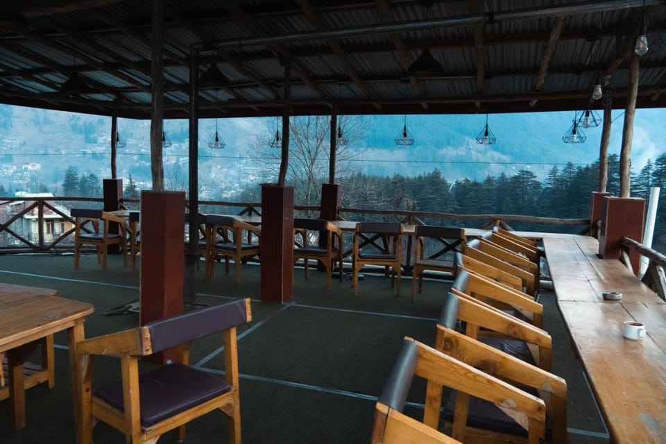 Jungle by sturmfrei Manali Hostel in Manali