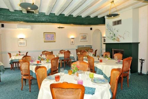 LOGIS - Hotel Restaurant Les Tilleuls Hotel in Bourgogne-Franche-Comté