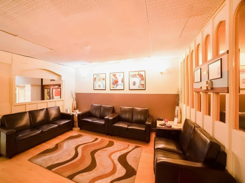 OYO BostonsÂ Manor Hotel,Â Hanwell London Hotel in London Borough of Ealing