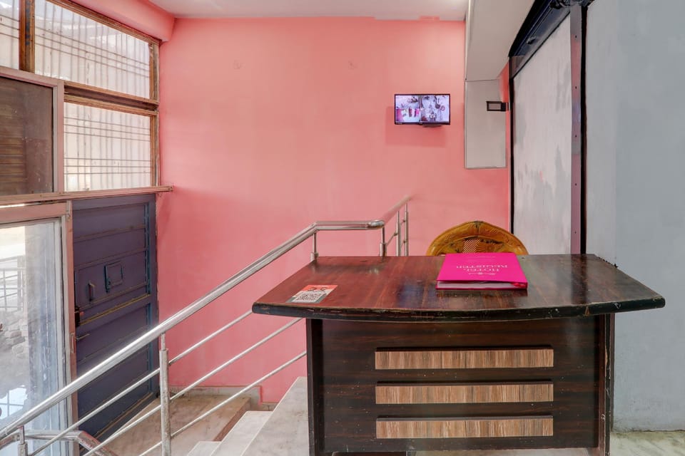 Hotel O Mountain Dreamers Lodge Hotel Hotel in Lucknow