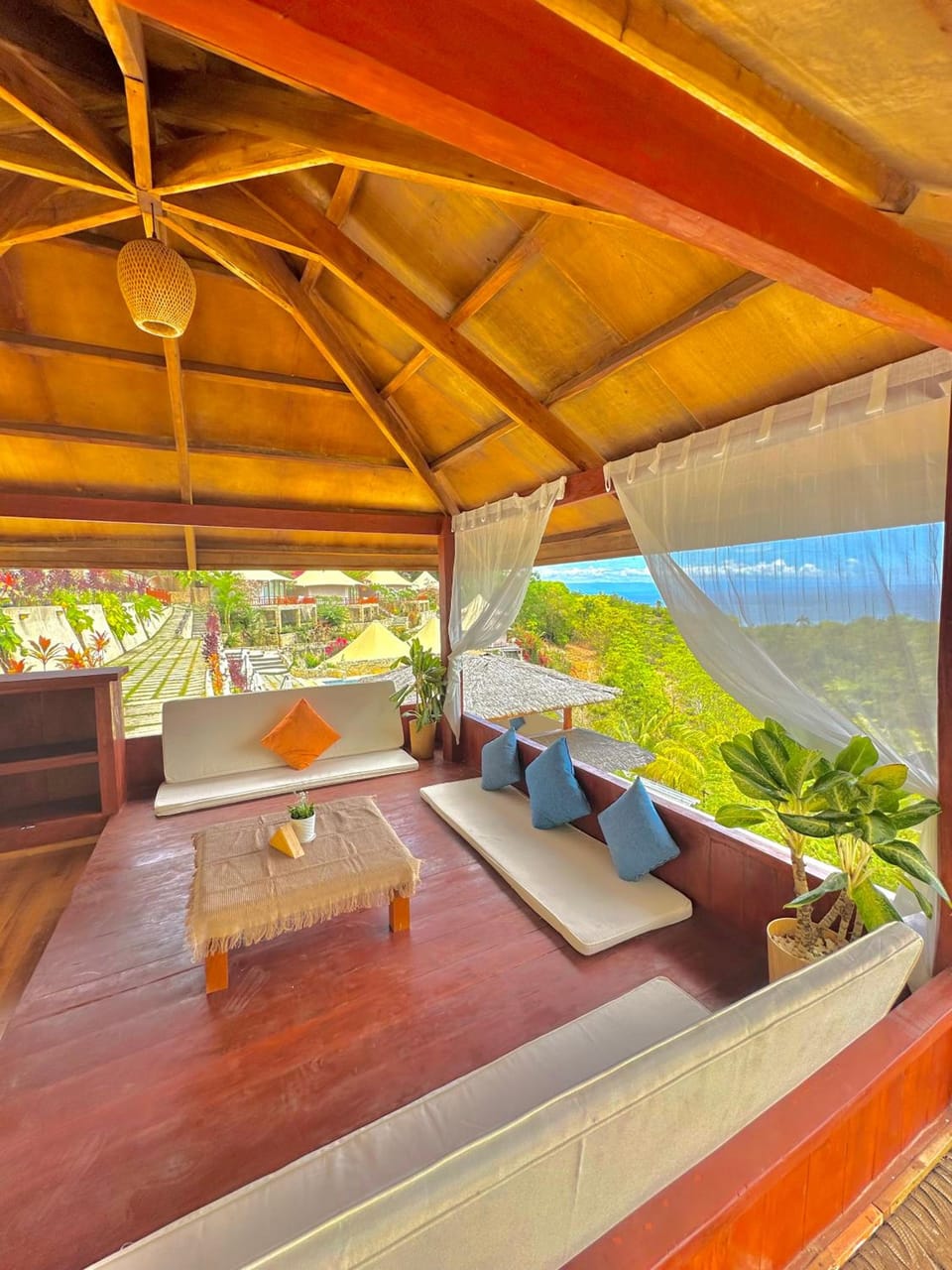 InSense Mountain Resort Hotel in Siquijor