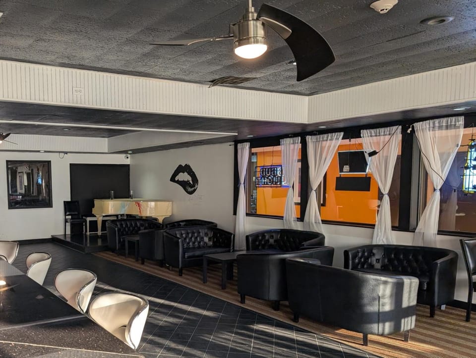 Bar/lounge