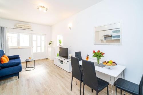 Apartments Blazevic Hotel in Mlini
