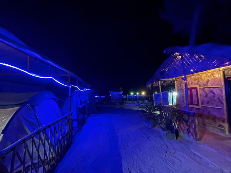 Holud Pakhi Hotel in West Bengal
